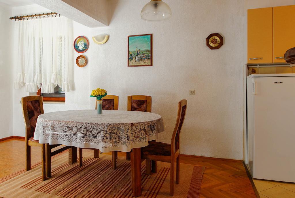 Apartments Lina Novi Vinodolski Quarto foto