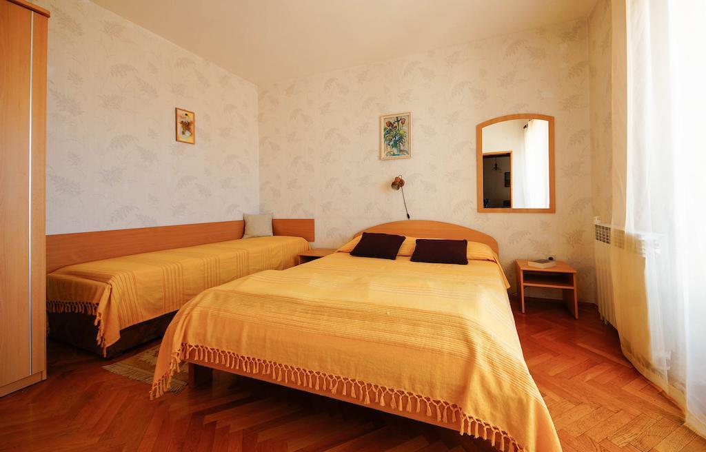 Apartments Lina Novi Vinodolski Quarto foto